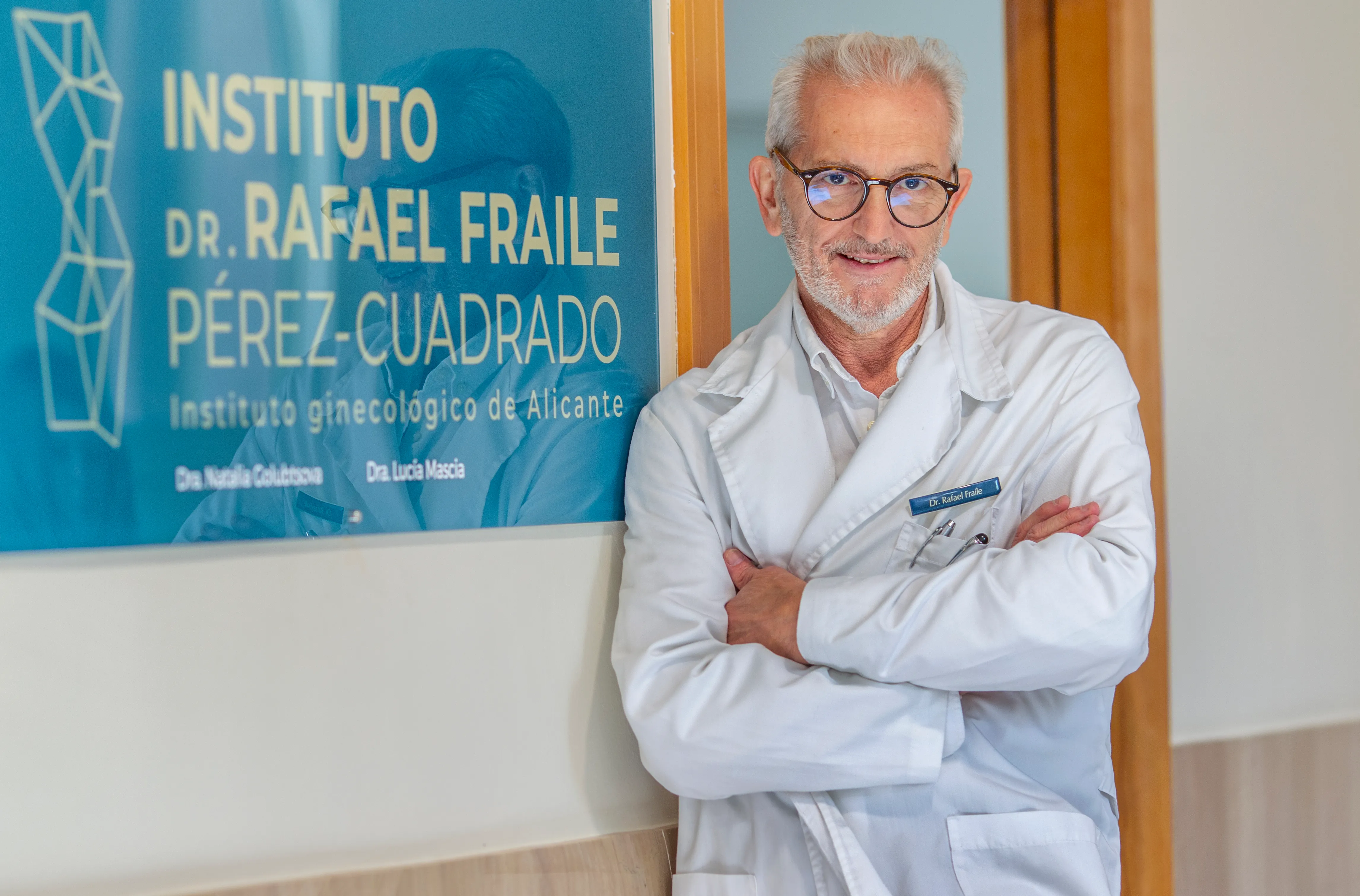 Dr. Rafael Fraile during a consultation